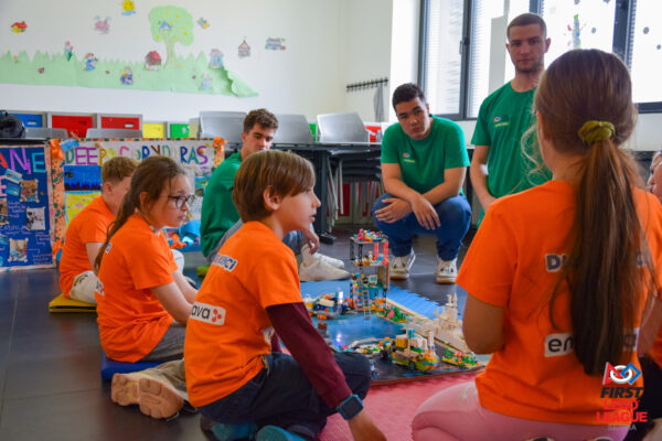 Prezentacija - FIRST LEGO League Explore 24/25